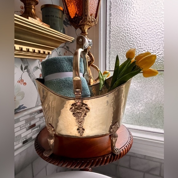 lions Footed Hammered Brass Container planter With Lions Head white blue Handle - Picture 1 of 14